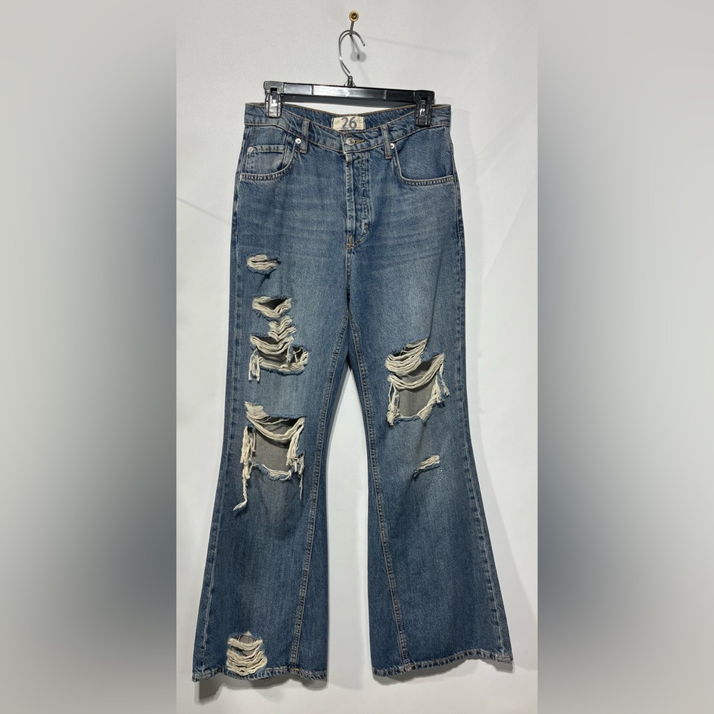 We The Free Button Fly Ripped Blue Flare High Rise Jeans‎ Size 26 Inseam 31”